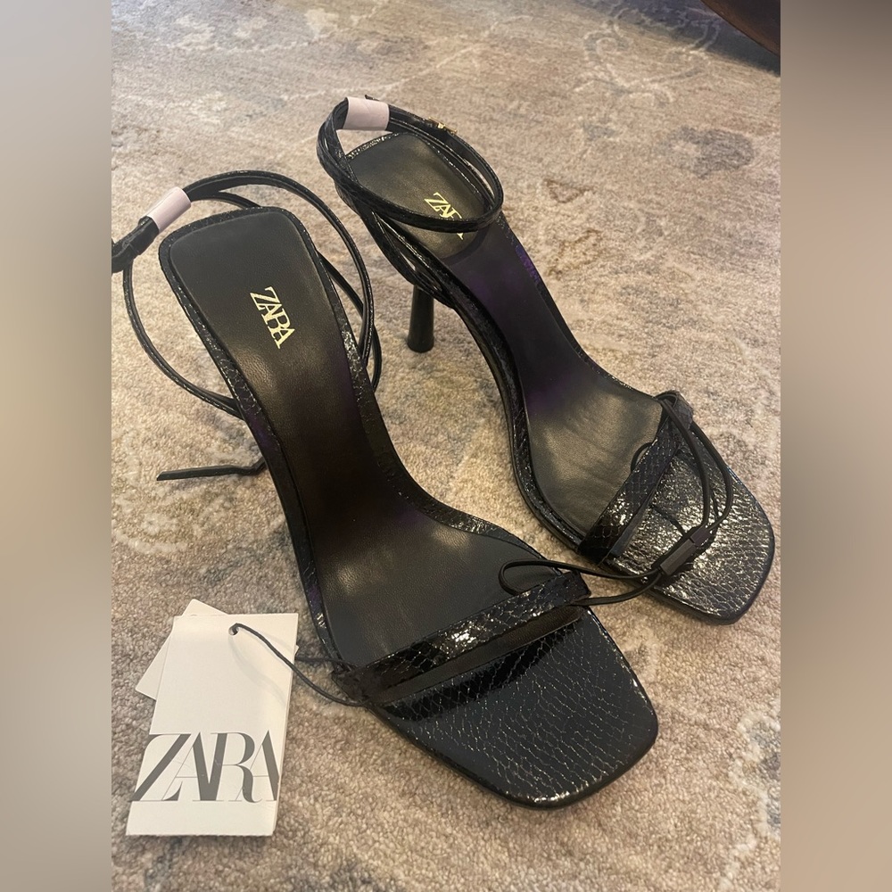 New never worn Zara heels size 38